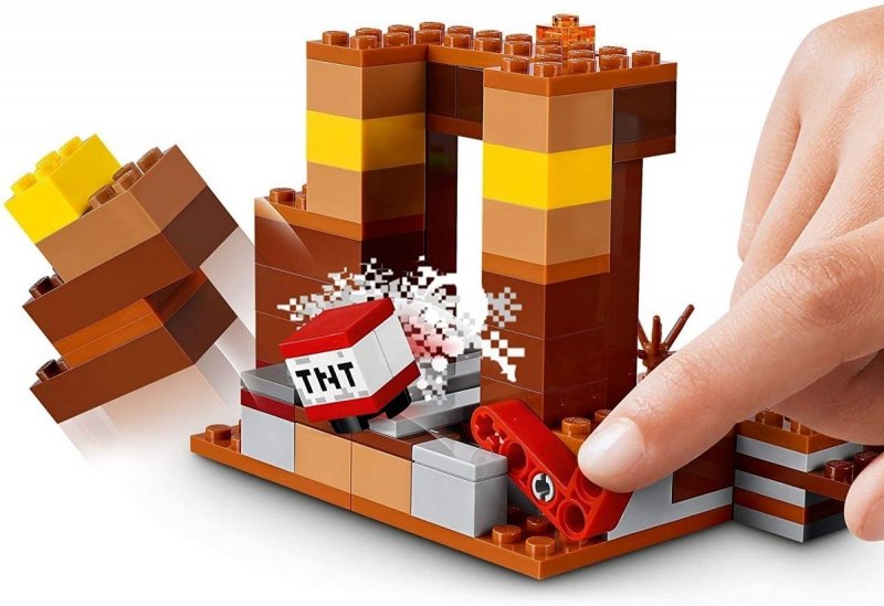 LEGO MINECRAFT PUNKT HANDLOWY 21167 8+