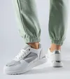 Białe sneakersy z ozdobną nitką Facondo