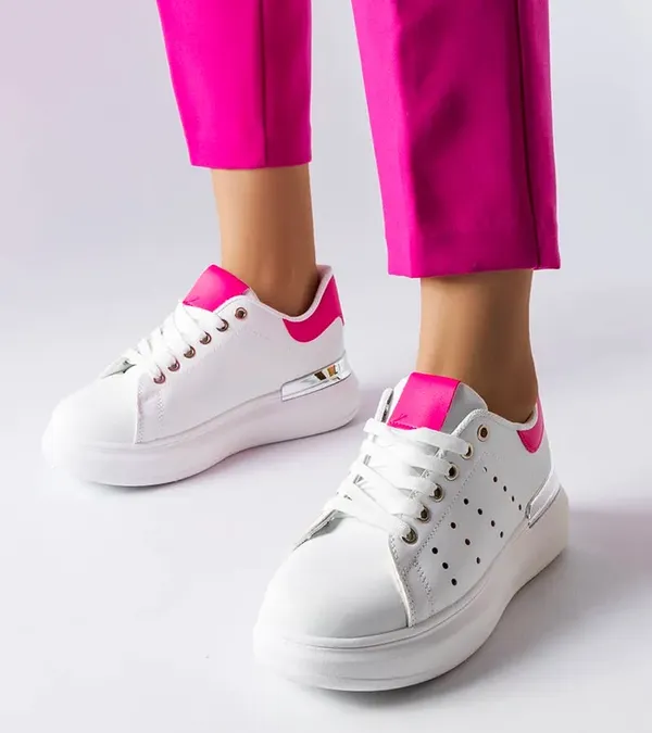 Białe sneakersy z kolorową perforacją Chalut
