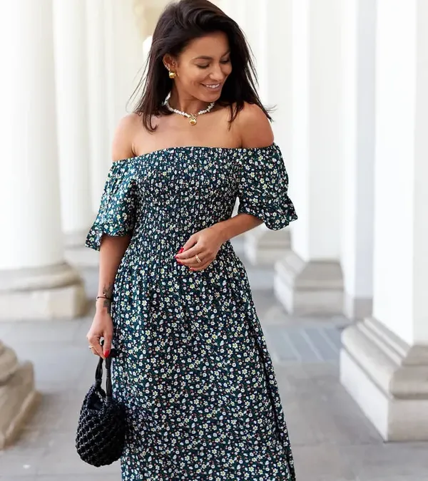 Czarna sukienka maxi w kwiatki Marcello