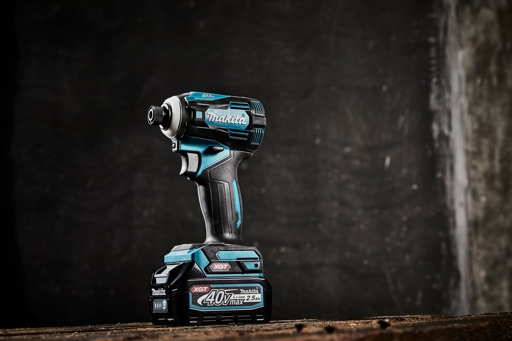 Zestaw combo Makita DK0114G201 XGT 40V 2x4.0Ah HP001G TD001G