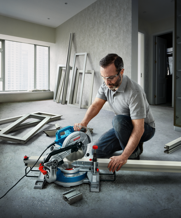 Piła ukośnica Bosch Professional GCM 216 1300W