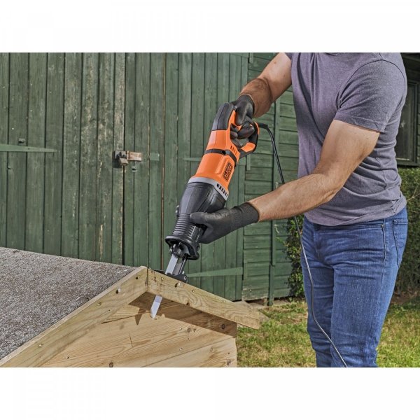 Piła szablasta Black&amp;Decker BES301-QS 750W 
