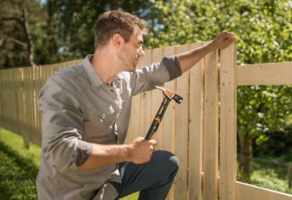 Młotek stolarski Fiskars M 16 oz/13.5 cala 1020213