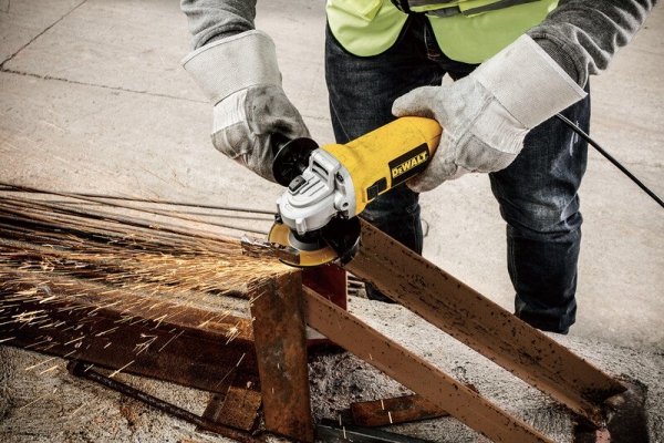 Szlifierka kątowa DeWalt DWE4117 125 mm 950W