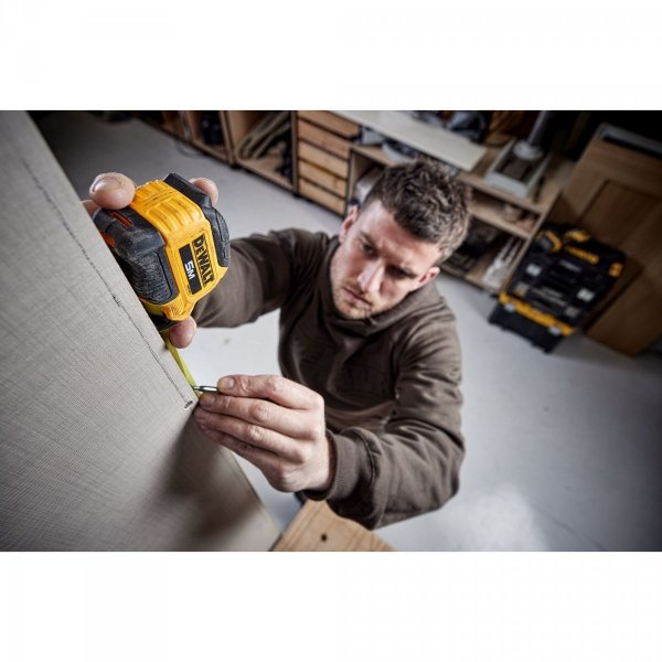 Miara kompaktowa DeWALT DWHT38114-0 5m 28mm