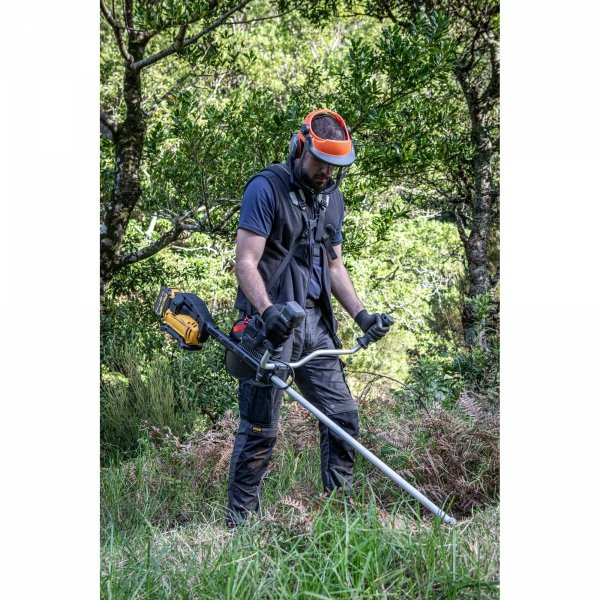 Akumulatorowa wykaszarka leśna DeWALT DCMBC723N-XJ 54V z dwoma uchwytami