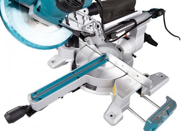 Ukośnica  Makita LS0816F 1200W 216mm