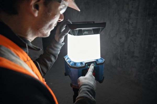 Lampa budowlana akumulatorowa Bosch Professional GLA 18VH-7500