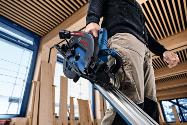 Pilarka tarczowa Bosch EXPERT EXKS18V-68GX L-Boxx