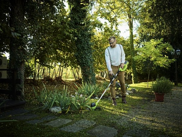 Akumulatorowa kosa z funkcją podkaszarki GREENWORKS 40V GR1301507