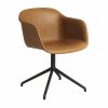 Muuto FIBER ARMCHAIR SWIVEL BASE Krzesło Obrotowe - Czarne - Siedzisko Tapicerowane Brązową Skórą / Metalowa Rama