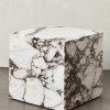 Menu PLINTH Stolik Kwadratowy - Postument Marmurowy - Marmur Rose Calacatta