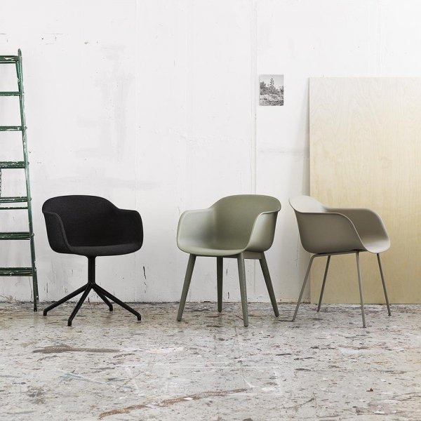 Muuto FIBER ARMCHAIR SWIVEL BASE Krzesło Obrotowe - Rude / Metalowa Rama