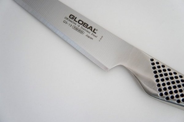 GLOBAL - Japoński Nóż Uniwersalny Ząbkowany 15 cm GS-13