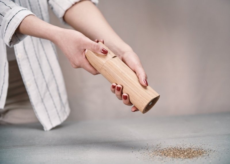 Clap Design P-SALT &amp; S-PEPPER Magnetyczny Młynek do Soli i Pieprzu / Dębowy