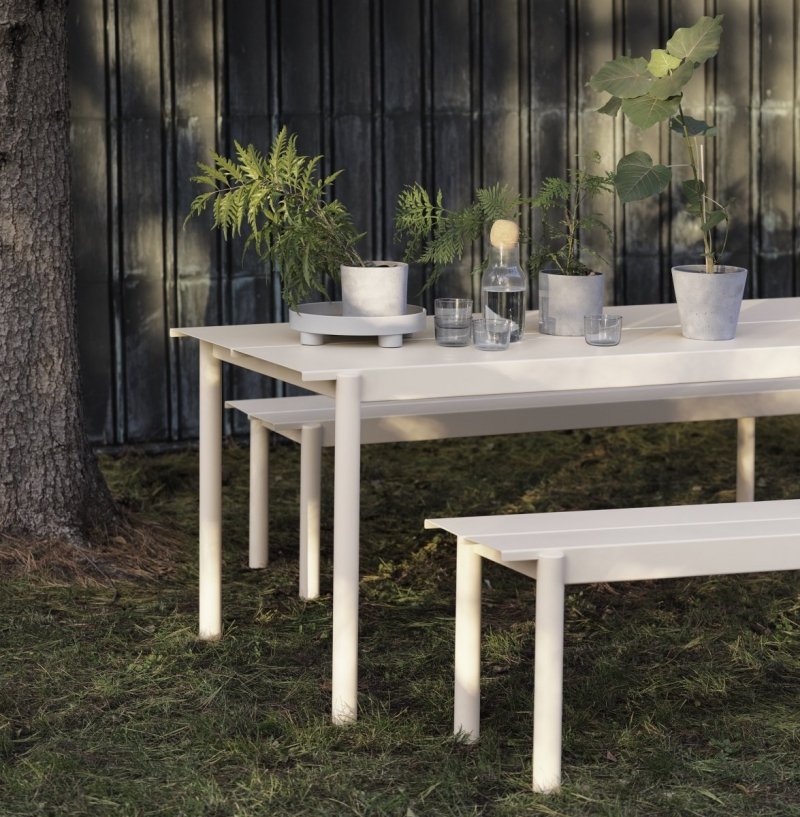 Muuto LINEAR Ogrodowy Stół Stalowy 140 x 75 cm / Czarny