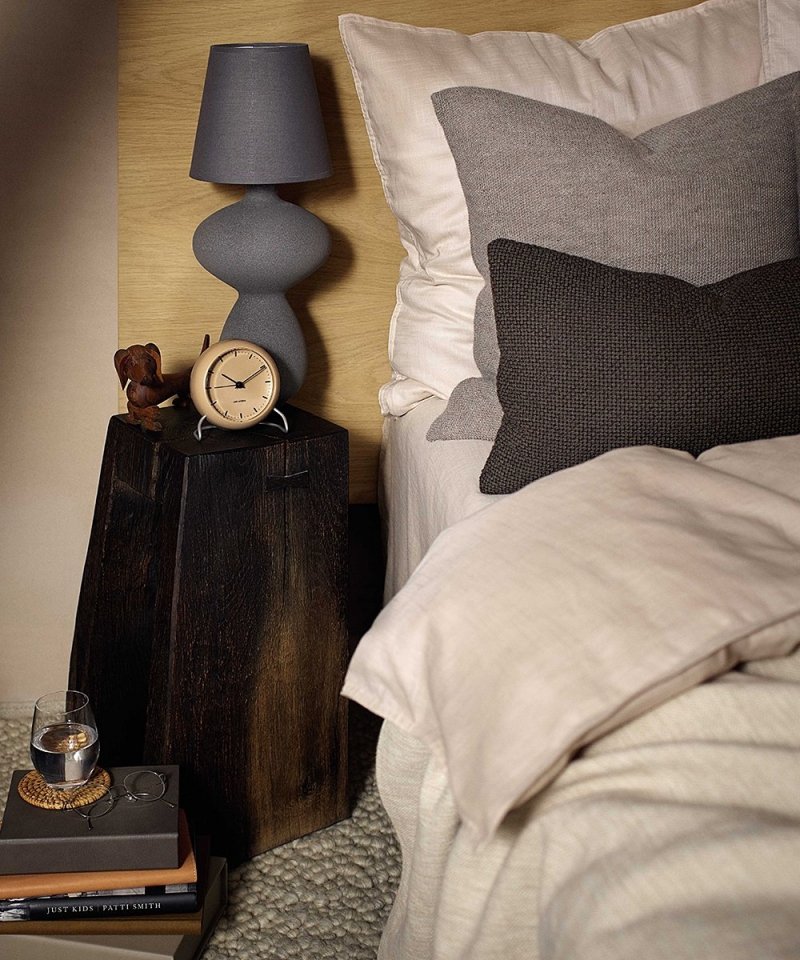Rosendahl ARNE JACOBSEN Zegarek Stołowy - Budzik Beżowy SANDY BEIGE