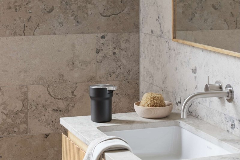 Dozownik do mydła Citadel Eva Solo w czarnym kolorze