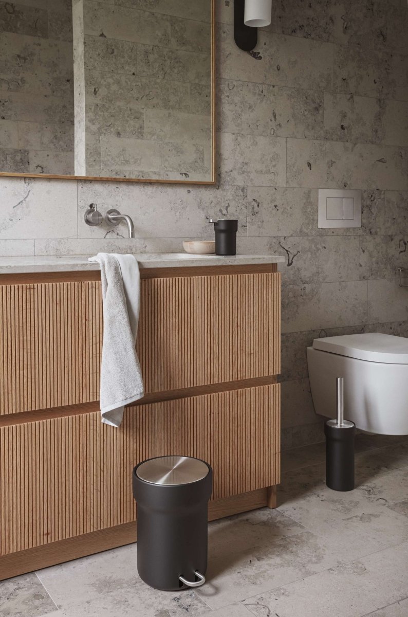 Nowoczesny dozownik do mydła Eva Solo Citadel ze stali nierdzewnej