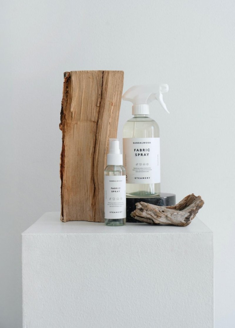 Spray odświeżający ubrania Steamery w kolorze naturalnym