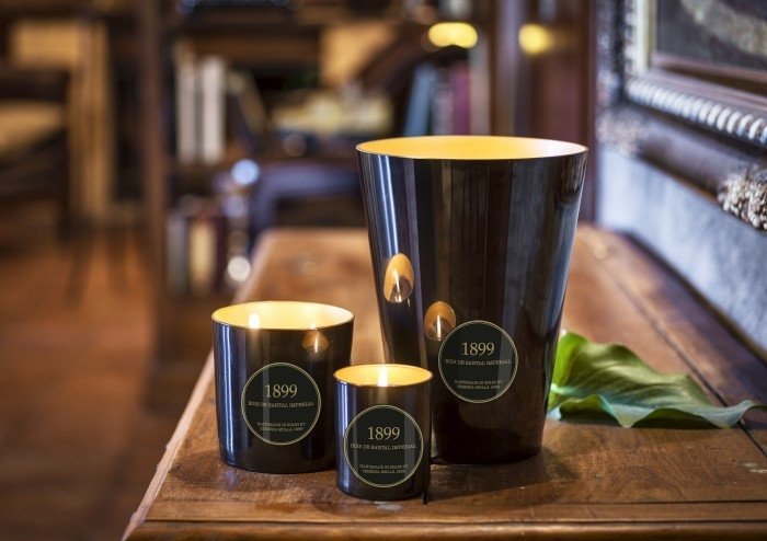 Cereria Molla BOUTIQUE Świeca Zapachowa 230 gr. Bois de Santal Imperial