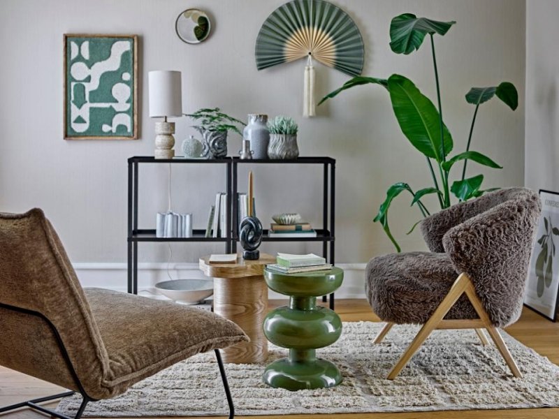 Minimalistyczny stolik boczny Bloomingville Elmer