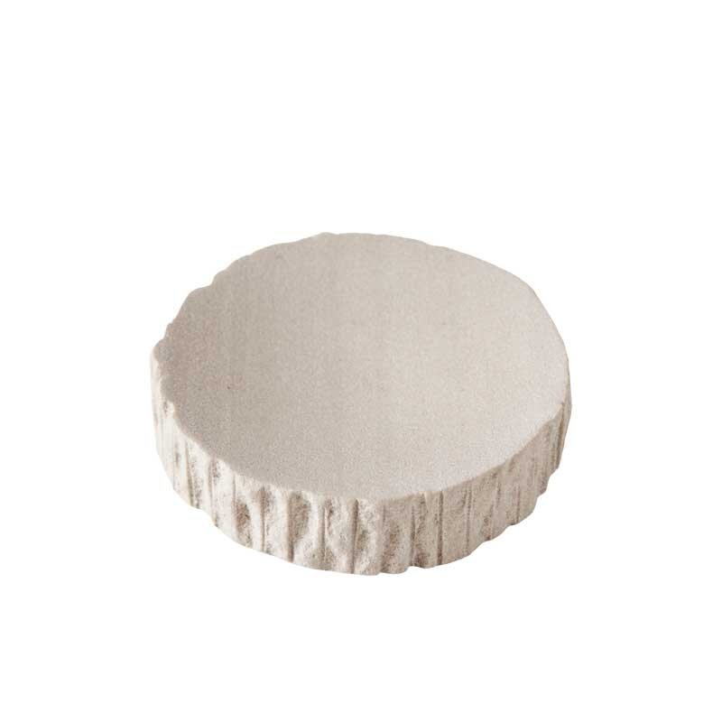 Mydelniczka MUUBS Kama Sand – surowa elegancja do łazienki