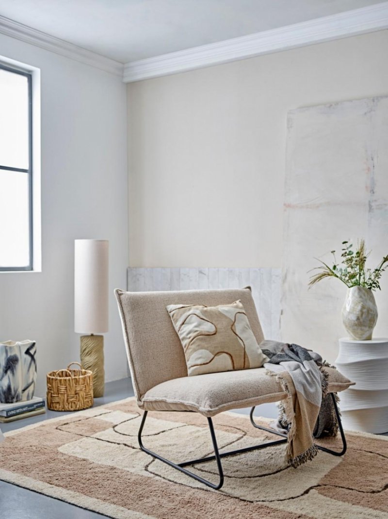 Detal strukturalnej podstawy lampy Payah w kolorze naturalnym