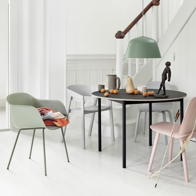 Muuto FIBER ARMCHAIR TUBE BASE Krzesło - Czarne