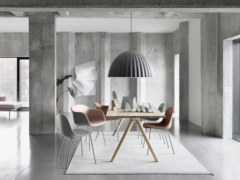 Muuto UNDER THE BELL Lampa Wisząca 82 cm Czarna