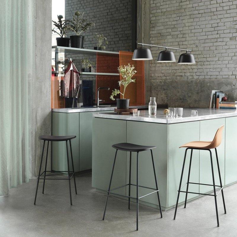Muuto FIBER Hoker - Stołek Barowy 65 cm Biały / Metalowa Rama