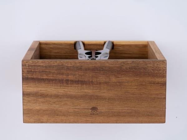 Holm WOODEN Stalowy Dziadek i Drewniany Pojemnik do Orzechów
