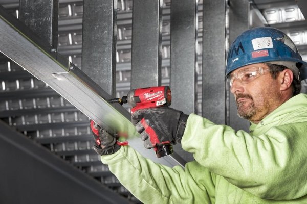 M12 FQID-202X ZAKRĘTARKA UDAROWA AKU mini cicha Milwaukee