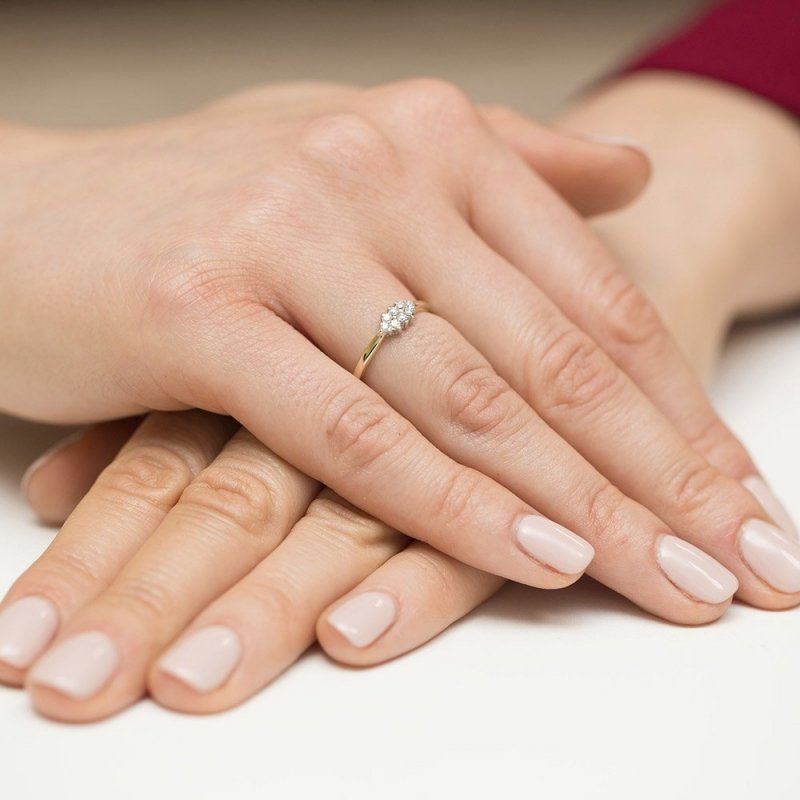 Pierścionek złoty 585 z brylantami 0,11ct zaręczynowy W-427