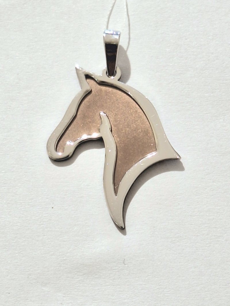 WISIOREK ZAWIESZKA Z TYTANU I SREBRA 925 KOŃ KONIK