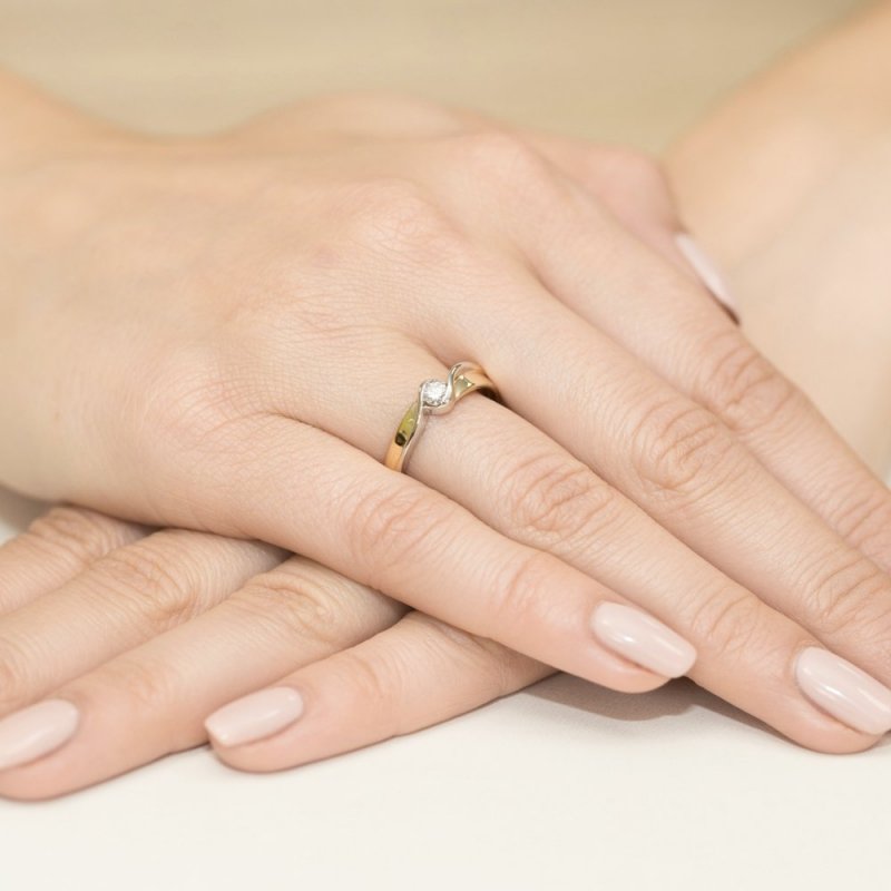Pierścionek złoty 585 z brylantem 0,15ct zaręczynowy W-278