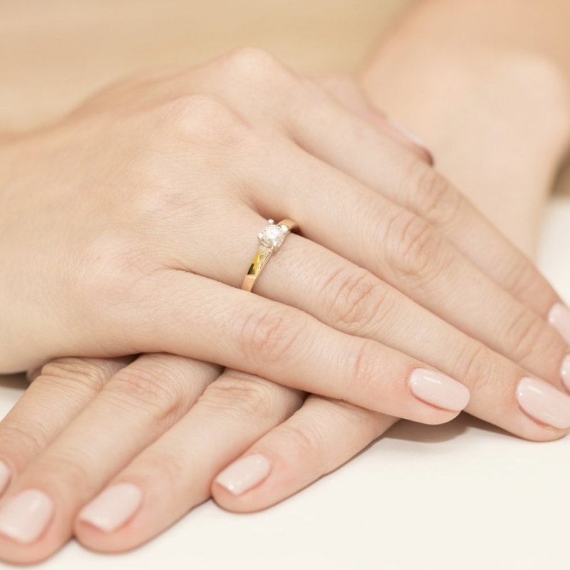 Pierścionek złoty 585 z brylantem 0,25ct W-225b zaręczynowy