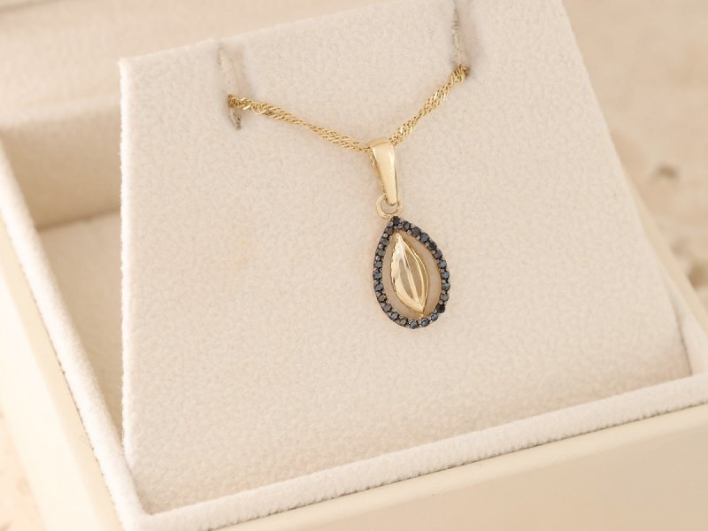 Zawieszka złota 585 łezka delikatna czarne cyrkonie