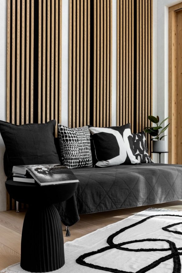 Lamele ścienne Woodline panel akustyczny na czarnym filcu Dąb jasny 30x270 cm