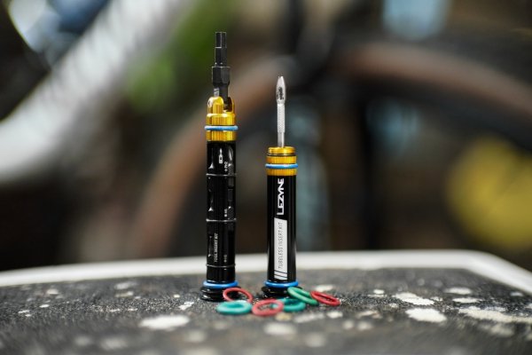 Narzędzie w kierownicę Lezyne Tool Insert Kit L — czarne, 11 bitów