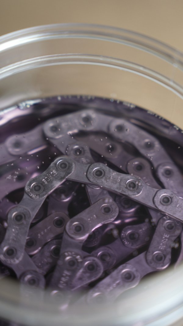 Odtłuszczacz Dynamic Striptease 500 ml — do czyszczenia napędu (łańcuch, kaseta, zębatki)