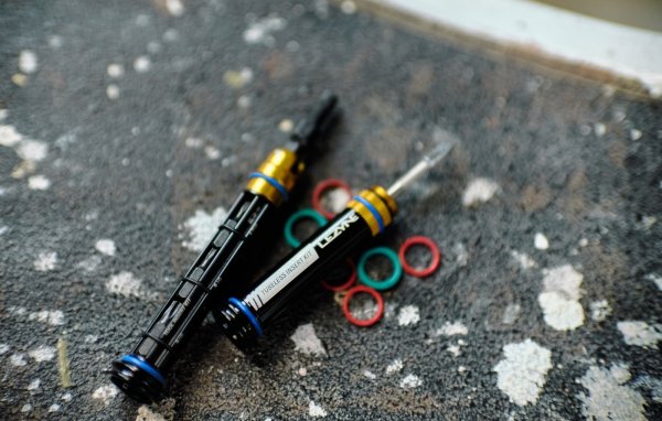 Zestaw narzędzi w korkach kierownicy Lezyne BarPlug Dual Insert Kit (M)