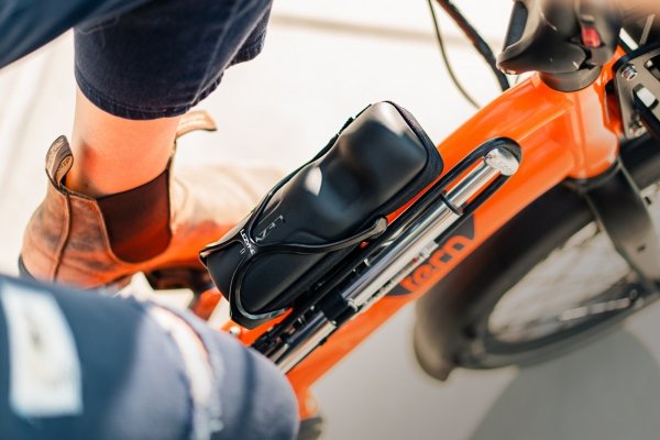 Pojemnik narzędziowy Lezyne Flow Tool Caddy Pro — czarny