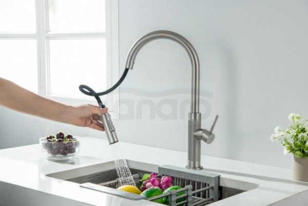 BLUE WATER Bateria kuchenna z wyciąganą wylewką Stinger kolor STALI (NIKIEL)