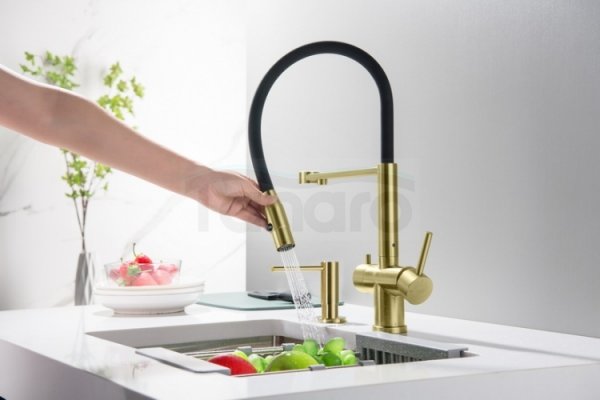 BLUE WATER Bateria kuchenna z podłączeniem do wody filtrowanej z wyciąganą wylewką TUSAR mosiądz antyczny