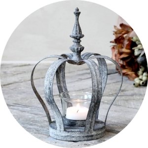 Świecznik korona na świeczkę tealight Chic Antique - szary wys. 21 cm