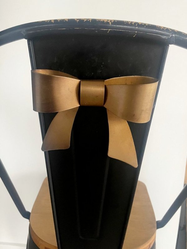 Metalowa dekoracyjna kokarda – złota wstążka na magnes