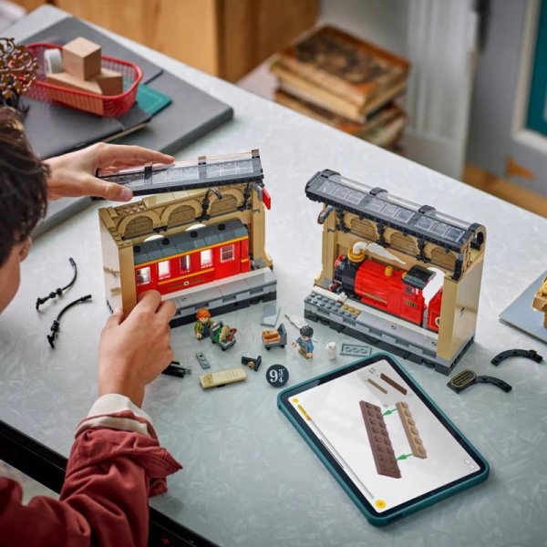LEGO HARRY POTTER 76450 BOOK NOOK: HOGWLEGO ARTS™ EXPRESS