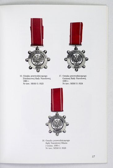 [KATALOG]. Muzeum Sztuki Medalierskiej Oddział Muzeum Miejskiego Wrocławia. Oznaki urzędów, godności, stanowisk, funkcji...